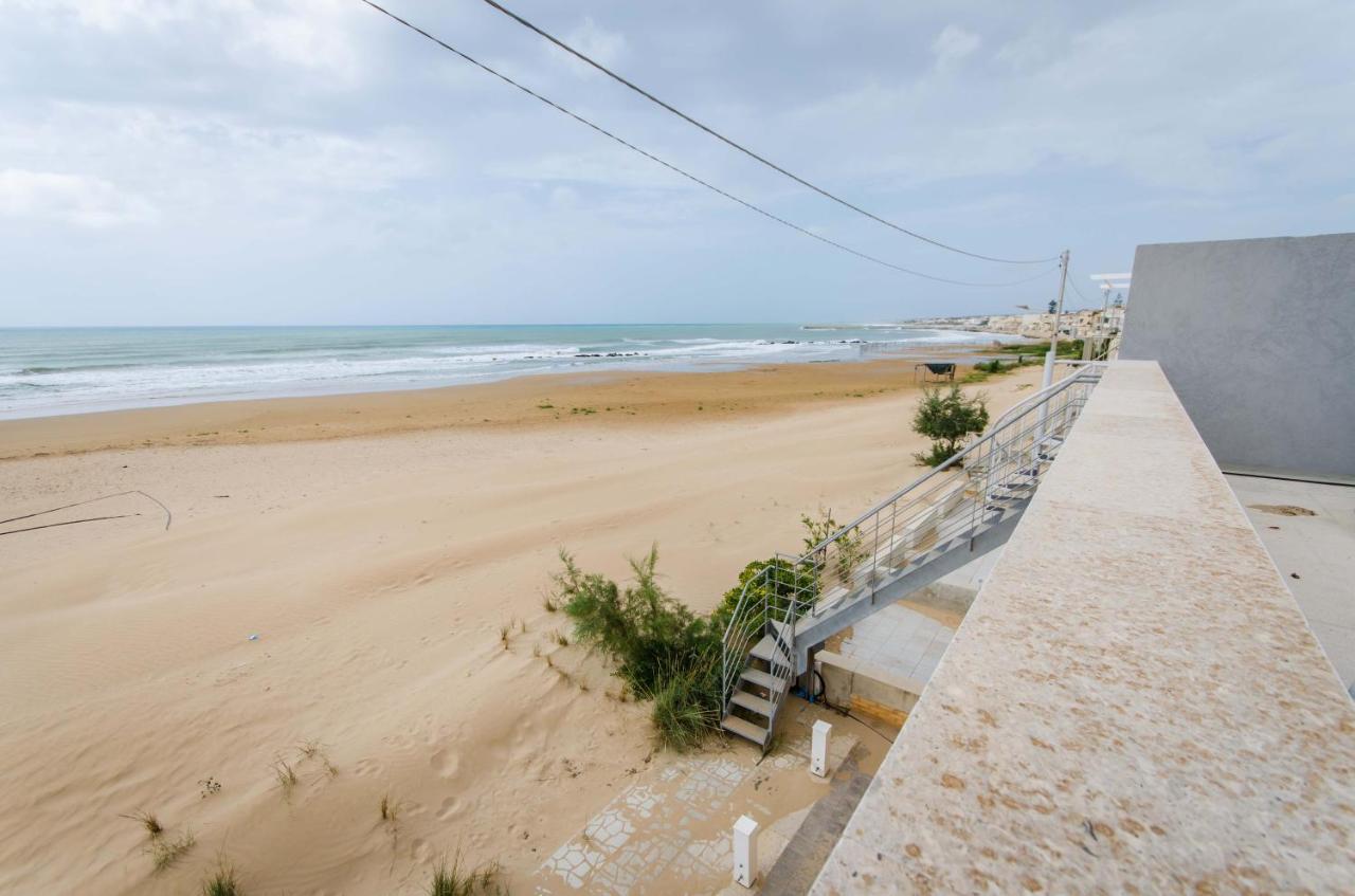 Arisa -Terrazza Privata 60 Mq Sulla Spiaggia Donnalucata (Sicily) Exterior photo